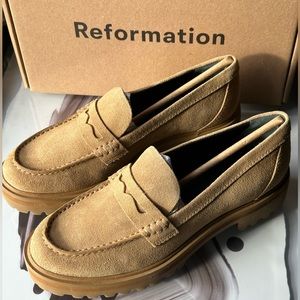 NIB Reformation Suede Agathea Chunky Loafer Size 8